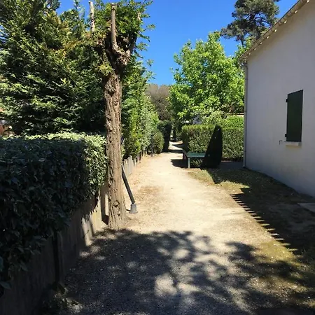 Les Pins Ensoleilles Apartment Saint-Georges-de-Didonne Exterior photo